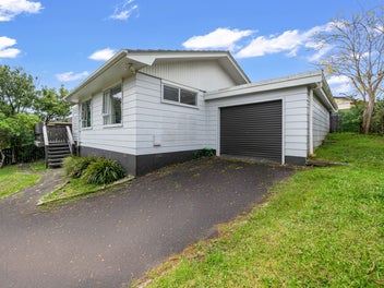 18 Shalimar Place, Clover Park, Auckland