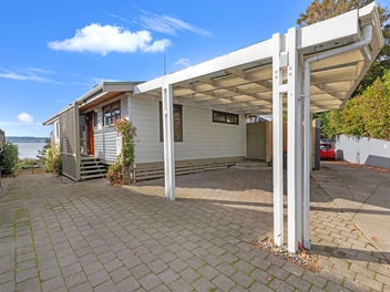 6 Aries Place, Kawaha Point, Rotorua