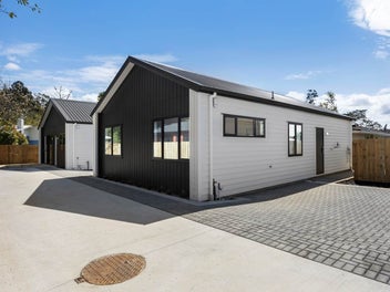 62D Woodside Road, Massey, Auckland