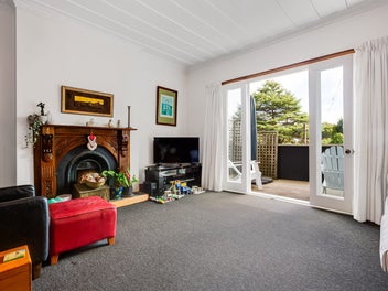 20 Tawa Street, Eastbourne, Lower Hutt