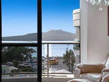 1B/5 The Promenade, Takapuna, Auckland