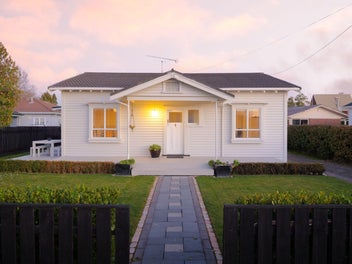 14 Bains Avenue, Hamilton East, Hamilton