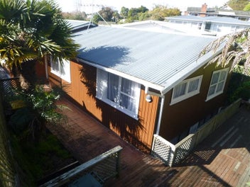21 Lake Road, Northcote, Auckland