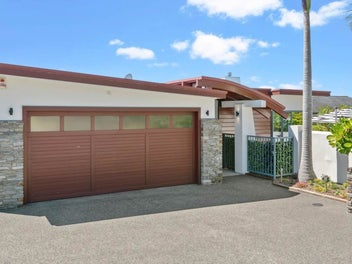 8 St Clair Place, Browns Bay, Auckland