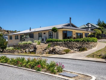 2 Hart Place, Bridge Hill, Alexandra