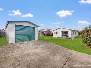 27A Tiverton Crescent, Whalers Gate, New Plymouth