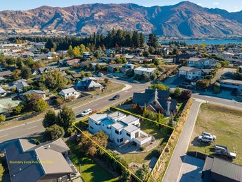 136 Mount Iron Drive, Wanaka