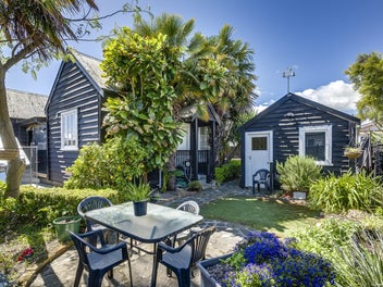 707A Queen Street East, Parkvale, Hastings