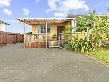 54 Sikkim Crescent, Clover Park, Auckland