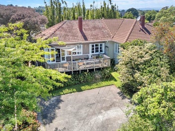 6 Simmonds Avenue, Mount Roskill, Auckland