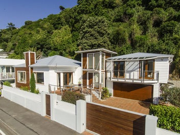 293 Karaka Bay Road, Karaka Bays, Wellington