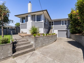 53 Tararua Terrace, Cloverlea, Palmerston North