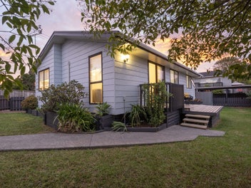 1/112 Colwill Road, Massey, Auckland