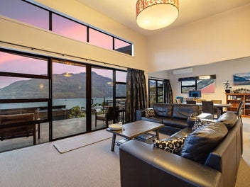 70 Wynyard Crescent, Fernhill, Queenstown