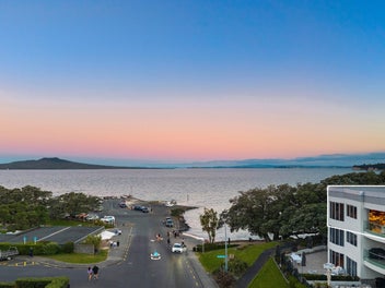 PB/7 The Promenade, Takapuna, North Shore City