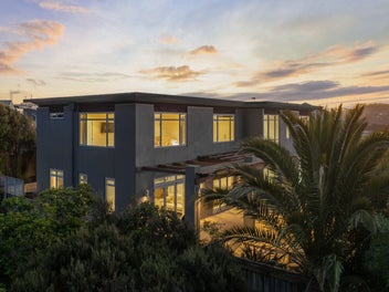 35 Endeavour Drive, Whitby, Porirua