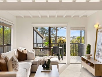 2/105 Carlisle Road, Torbay, Auckland