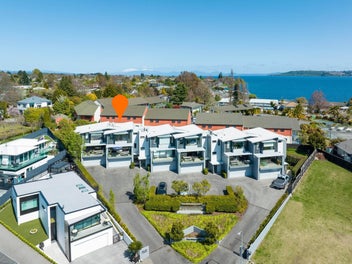 5/5 The Moorings, Two Mile Bay, Taupo