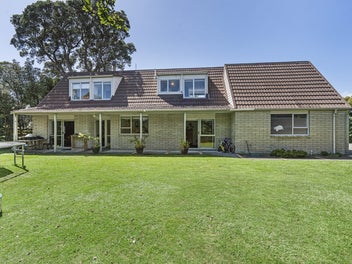 1138 South Road, Oakura, Oakura