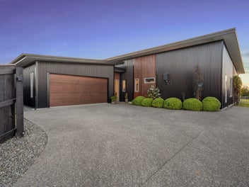 4 Tarn Close, Richmond