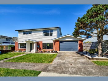 17 Rembrandt Avenue, Tawa, Wellington