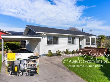 110 Lantana Road, Green Bay, Auckland