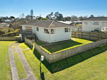 7 Cosmo Place, Otara, Auckland