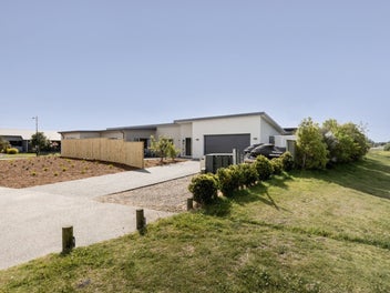 87 Awatira Drive, Papamoa Beach, Papamoa