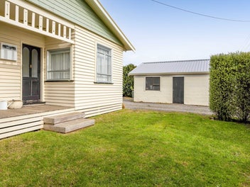 21 High Street West, Waitara