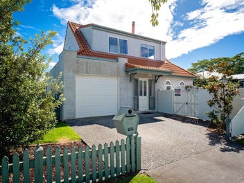 706 Willowpark Road South, Akina, Hastings