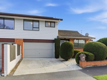 2/1 Karnak Crescent, Russley, Christchurch