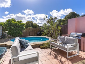 87 Lynn Road, Bayview, Auckland