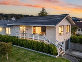 32 Clearwater Terrace, Brown Owl, Upper Hutt