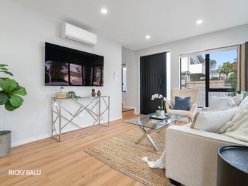 43A Mirrabooka Avenue, Botany Downs, Auckland