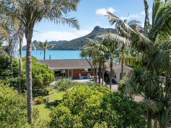 13 Foster Avenue, Huia, Auckland