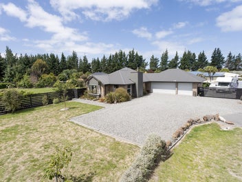 13 Thornton Close, Amberley