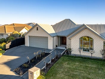 4 Dinglebay Place, Casebrook, Christchurch