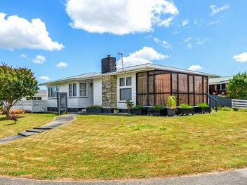10 Wairau Place, Kelvin Grove, Palmerston North