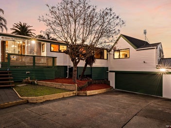 22 Marina View Drive, West Harbour, Auckland