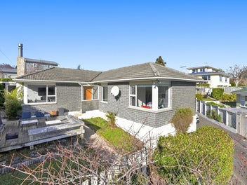 14 Upland Street, Helensburgh, Dunedin