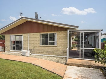 2/5A Mules Street, Stoke, Nelson
