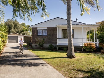 2 Novelle Grove, Papamoa Beach, Papamoa