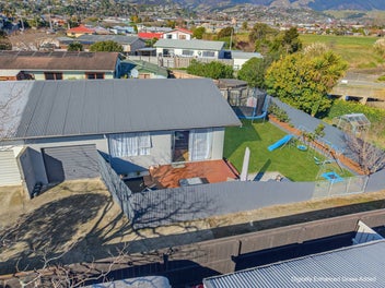 2/127 Parkers Road, Tahunanui, Nelson
