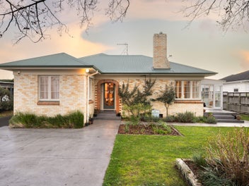 27 Casey Avenue, Fairfield, Hamilton