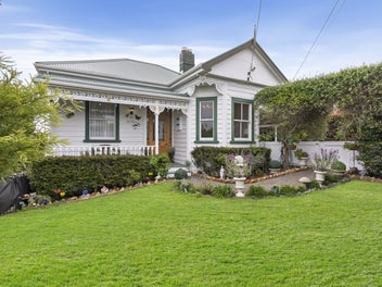 25 Huka Road, Birkenhead, Auckland