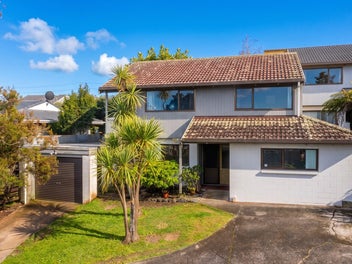 1/33 Edgeworth Road, Glenfield, Auckland