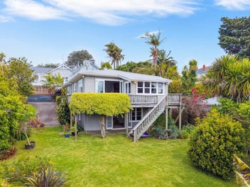 32 Maritime Terrace, Birkenhead, Auckland
