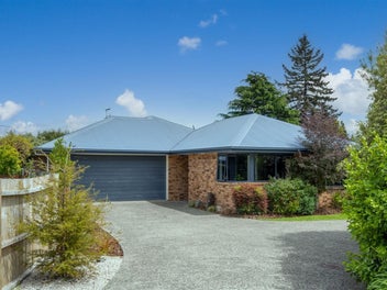 8 Ngawhatu Road, Stoke, Nelson