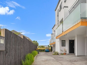 3/68 Smythe Road, Henderson, Auckland