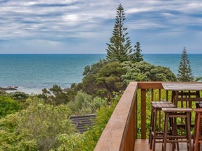 69 Stratford Drive, Cable Bay, Cable Bay